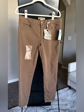 Democracy Women’s Skinny Jeans in Brown